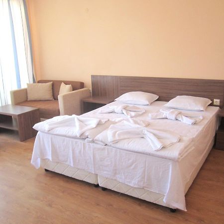 Hotel Coop Central Obzor Exterior photo