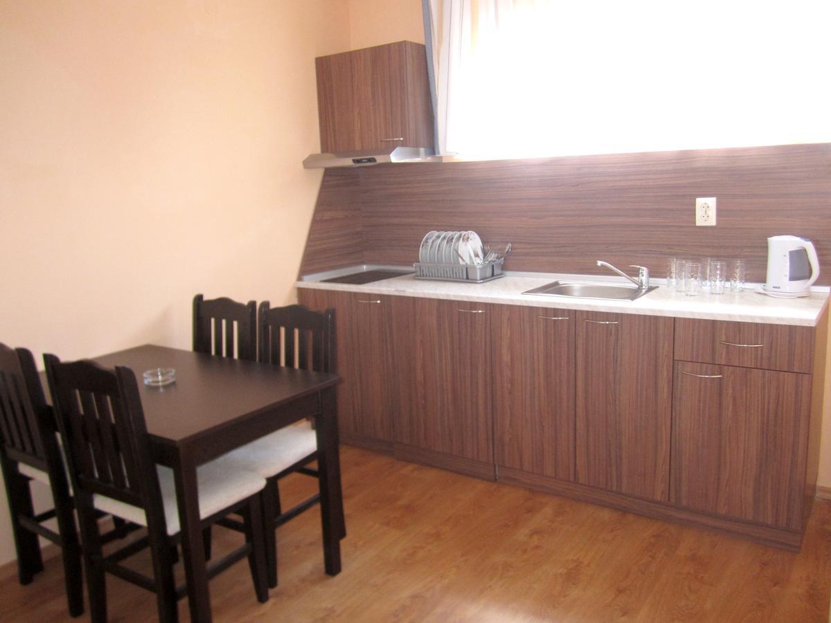Hotel Coop Central Obzor Exterior photo