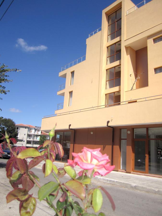 Hotel Coop Central Obzor Exterior photo