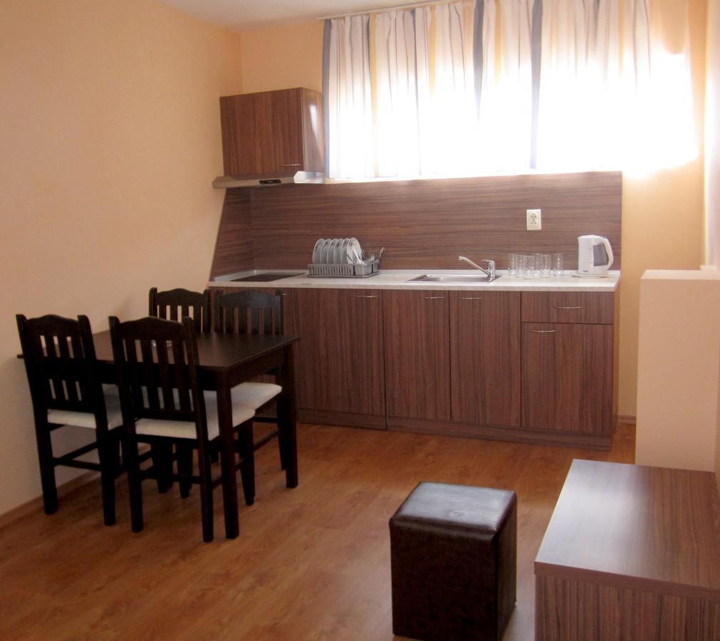 Hotel Coop Central Obzor Exterior photo